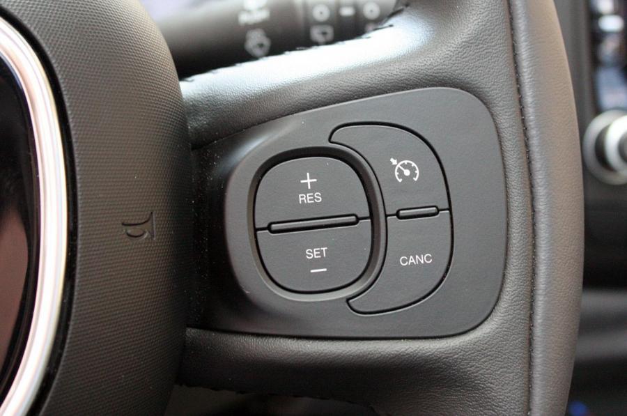 Fiat 500L 2014 года  (фото 70 из 138)